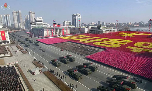 un desfile militar en Corea del Norte Corea del Norte celebra el aniversario de su ejército con un desfile militar